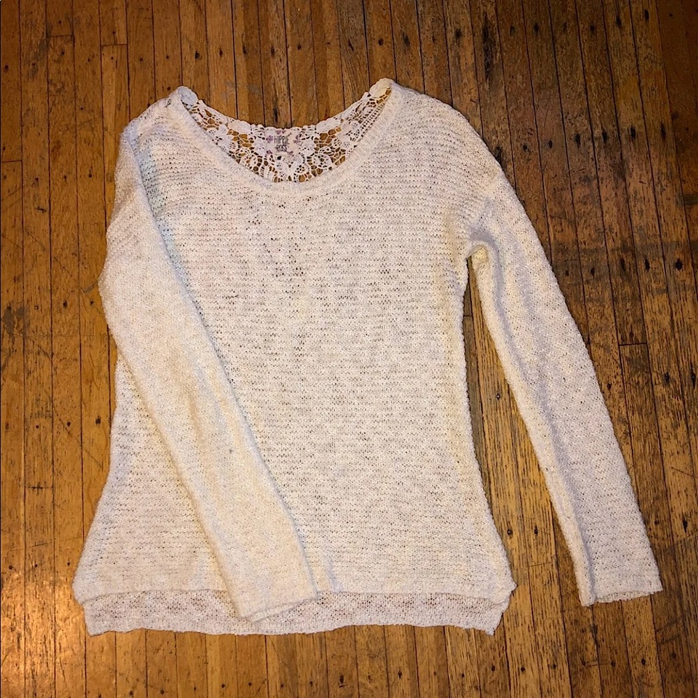 *Like New* Casual Sweater Lace Detailing